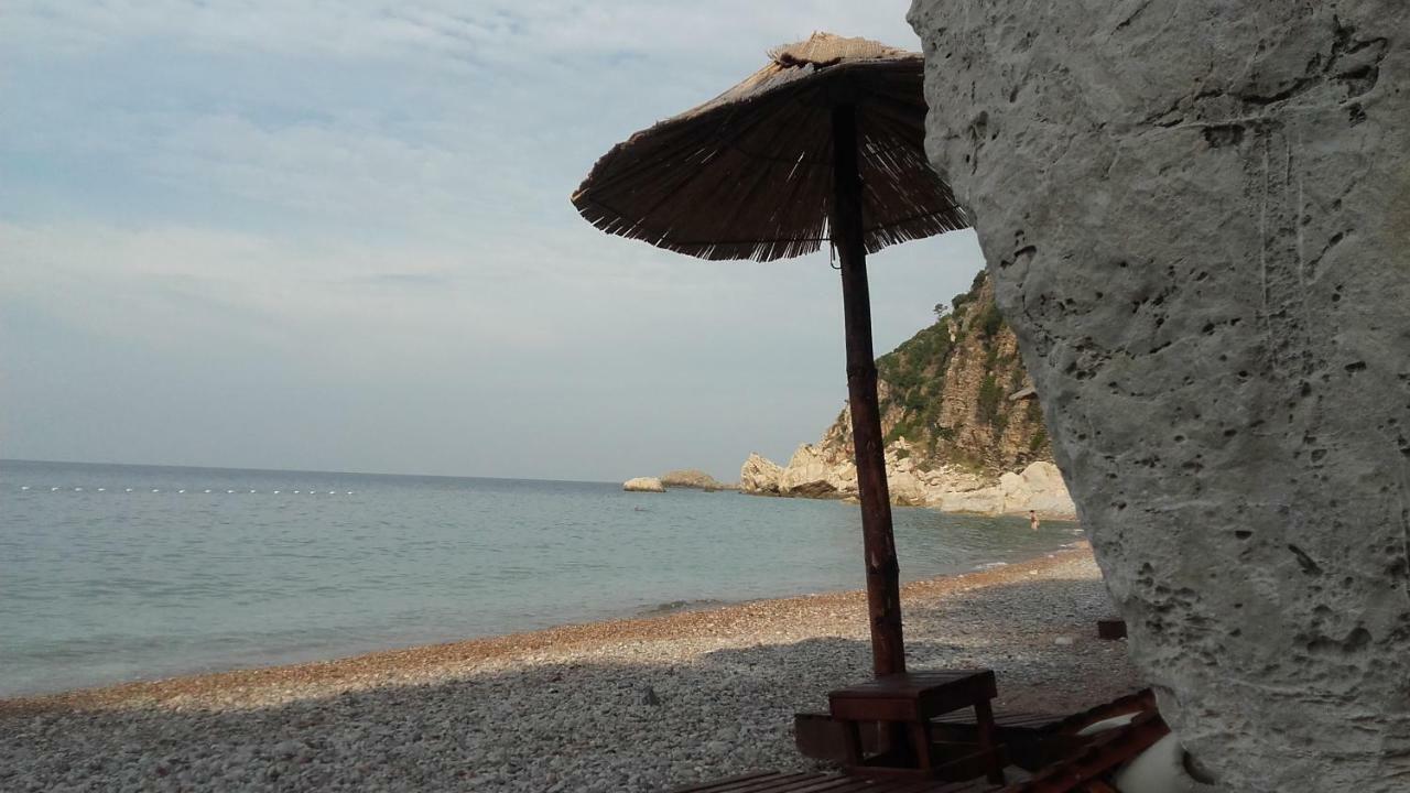 Sea-Side Old Stone Villa With A Private Garden Budva Exterior photo